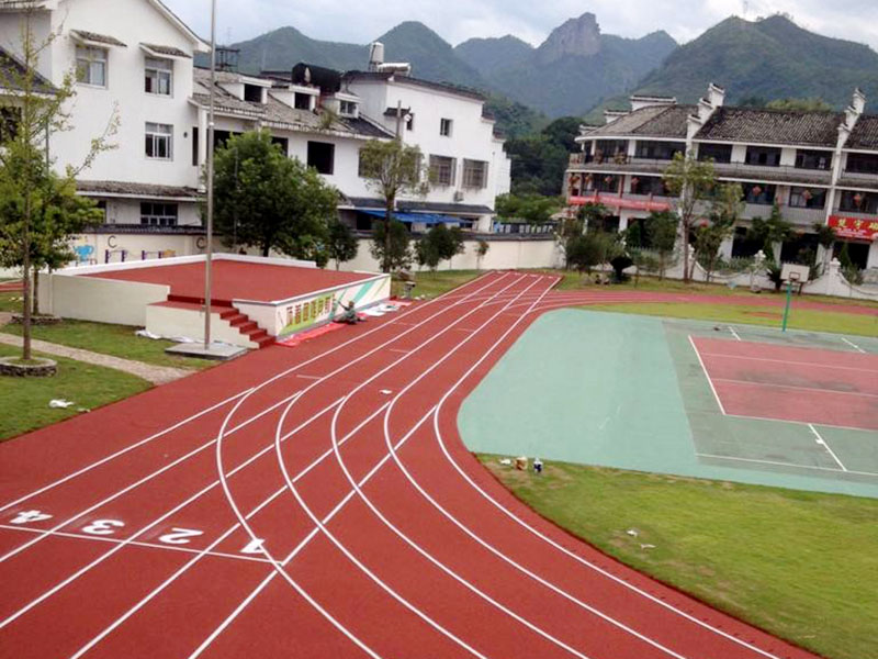 塑膠跑道總共有幾圈？